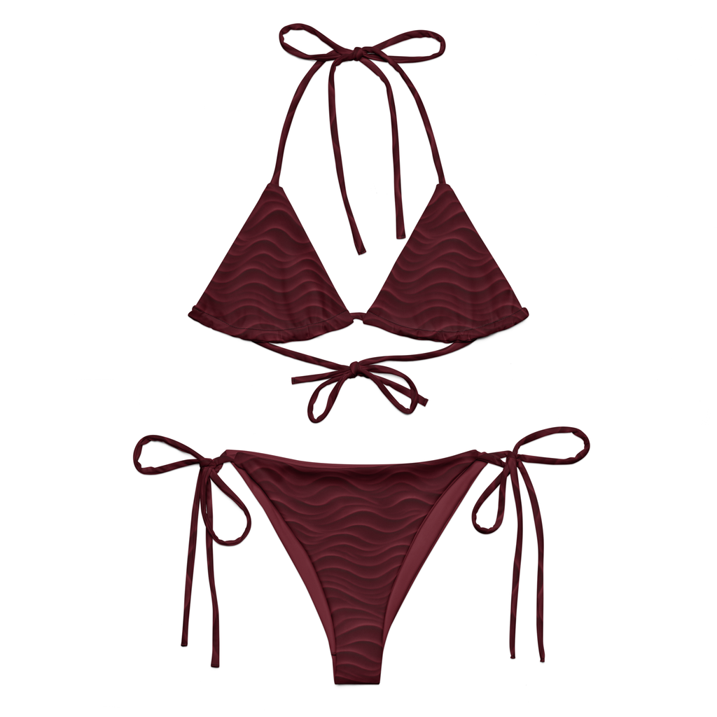 Roter Bikini mit Wellenmuster – Eleganz trifft Sommer