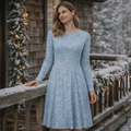 Winterkleid mit Eisblumen-Muster | Langarm Midikleid in Hellblau | Elegantes Kleid für Herbst & Winter