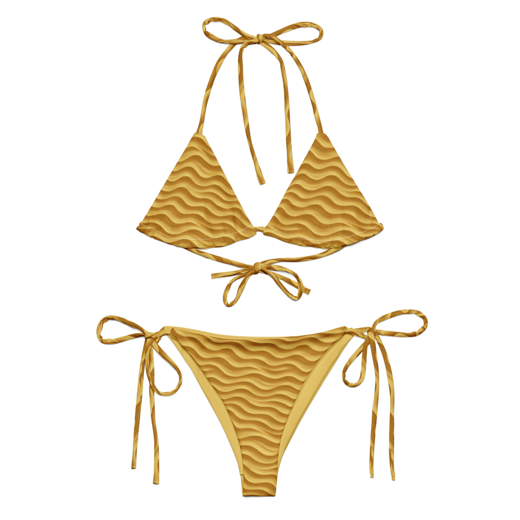 Goldener Bikini mit Wellenmuster – Für einen strahlenden Sommerlook